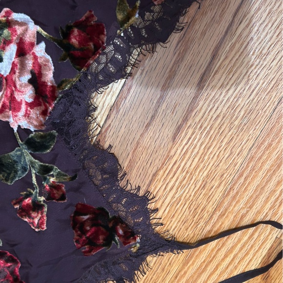 a.n.a velvet floral tank top - Picture 4 of 4